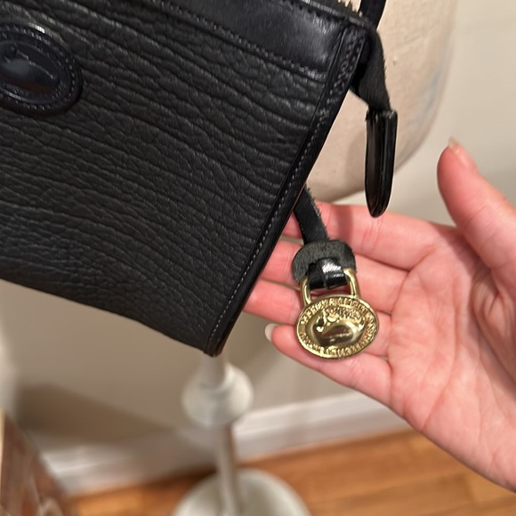 Dooney & Bourke Vintage black leather medallion logo crossbody bag - Picture 4 of 7